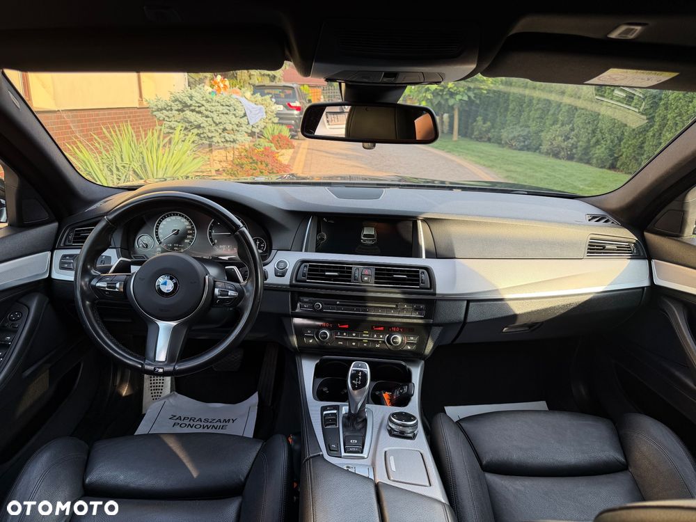 BMW Seria 5 525d Sport-Aut - 24