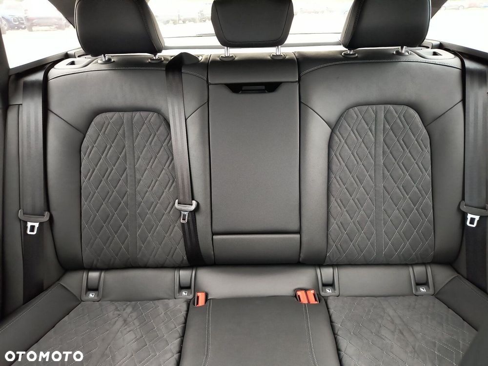 Audi A6 Avant - 17