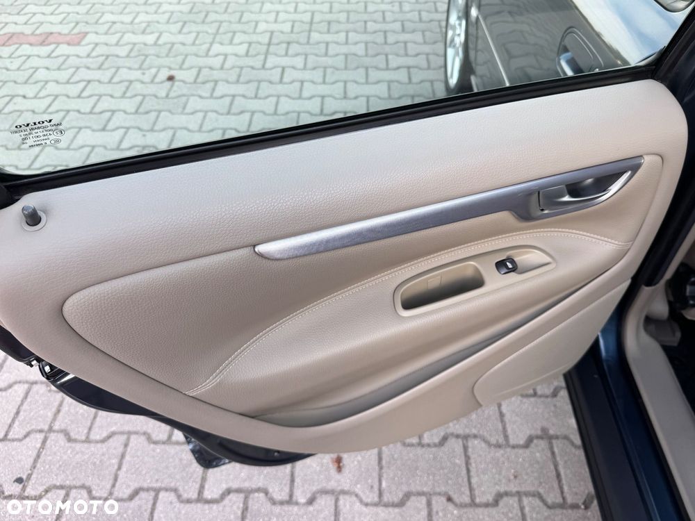 Volvo V70 D5 - 23