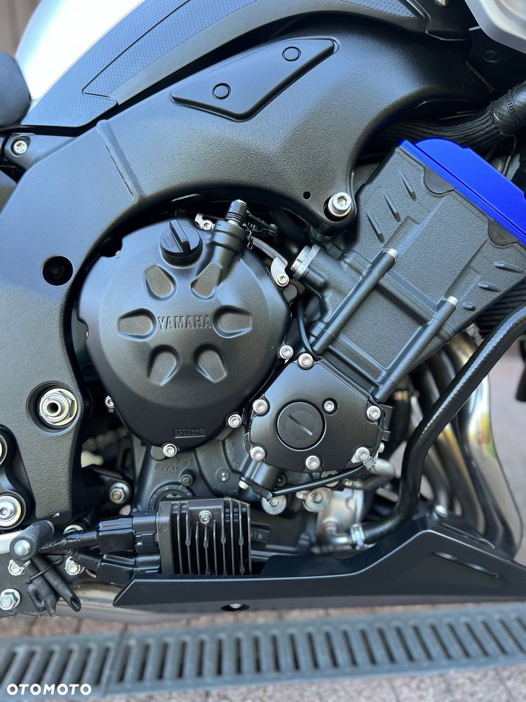 Yamaha FZ8 - 24