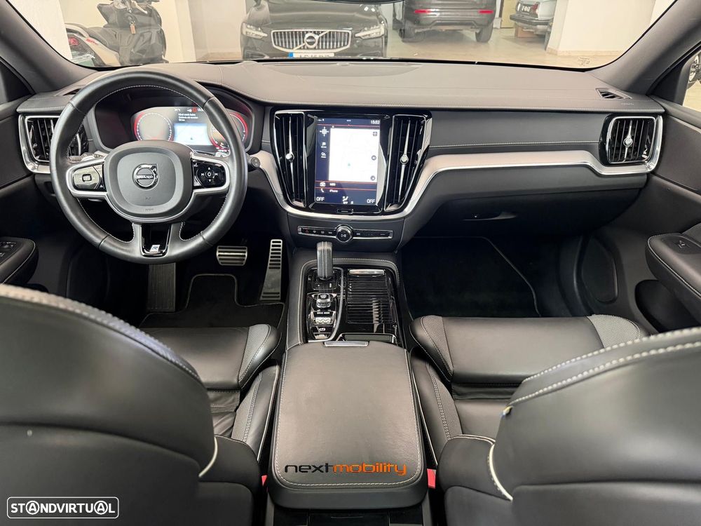 Volvo V60 2.0 T8 AWD TE Polestar Engine - 8