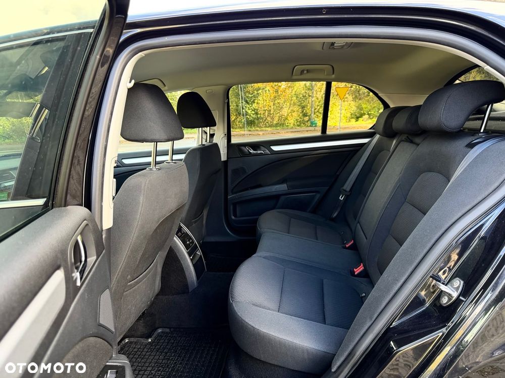Skoda Superb 2.0 TDI Business - 28