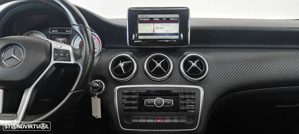 Mercedes-Benz A 180 d AMG Line - 30