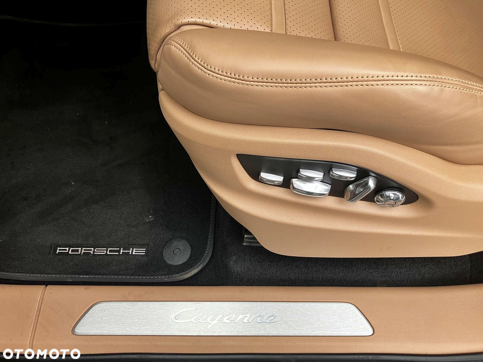 Porsche Cayenne - 22