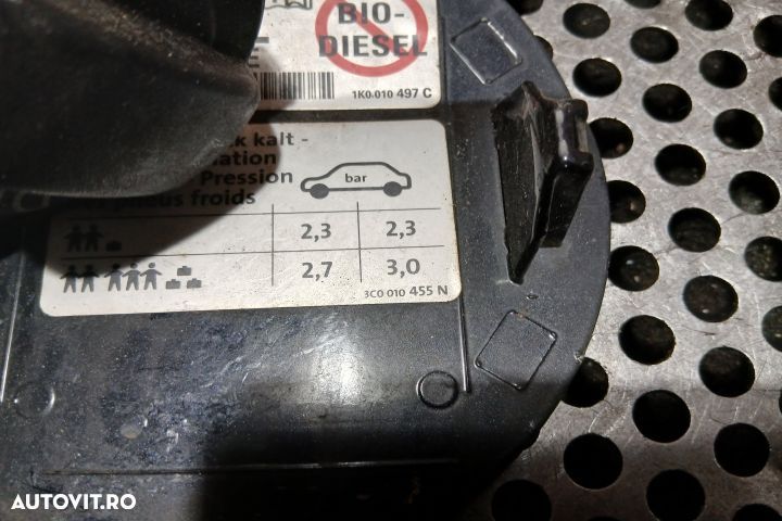 Usita rezervor 3C9809857 3C9809857 Volkswagen VW Passat B6 [2005 - 20 - 4