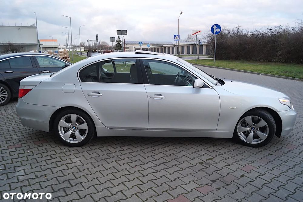 BMW Seria 5 525i - 10