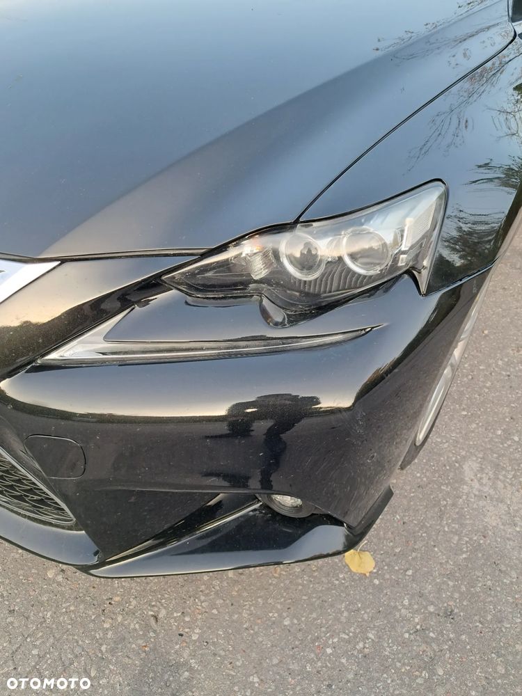 Lexus IS - 11
