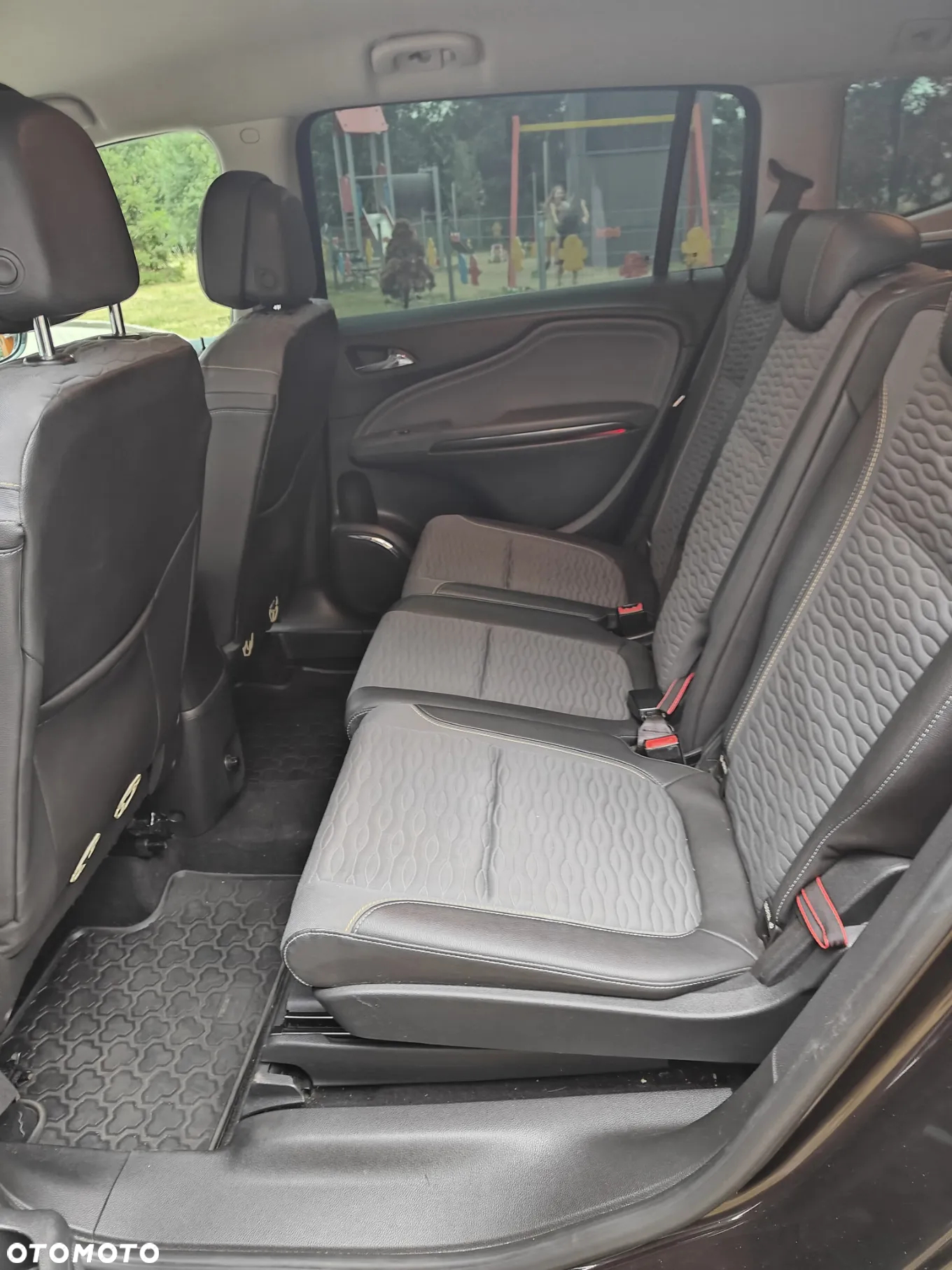 Opel Zafira 2.2 - 10