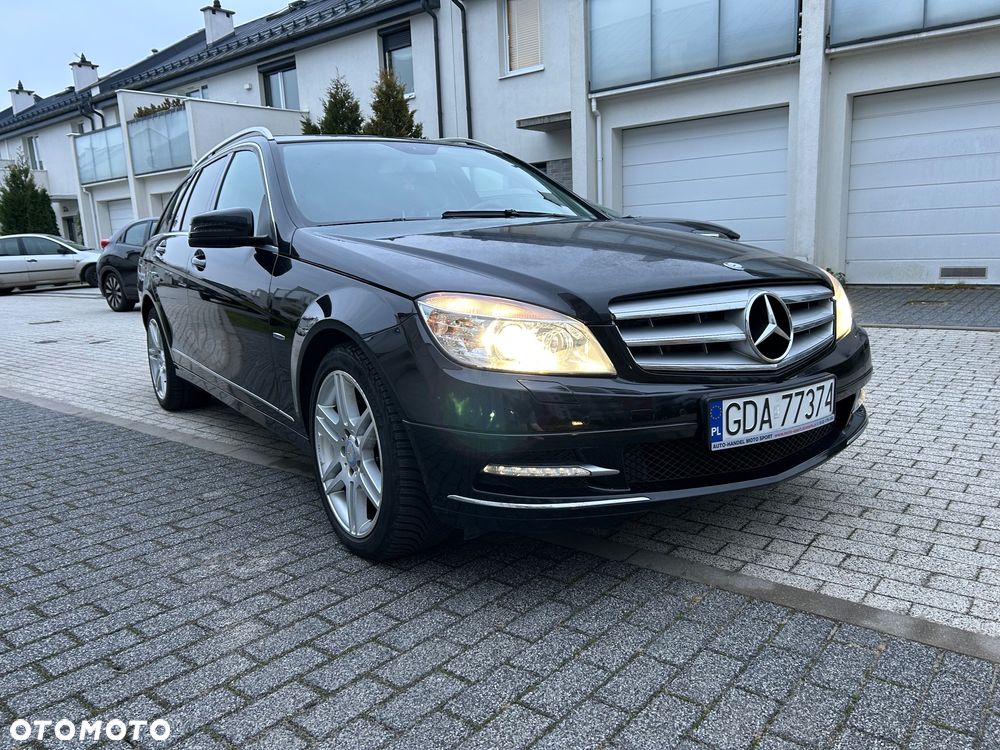Mercedes-Benz Klasa C 350 CDI DPF 4Matic 7G-TRONIC BlueEFFICIENCY Elegance - 15