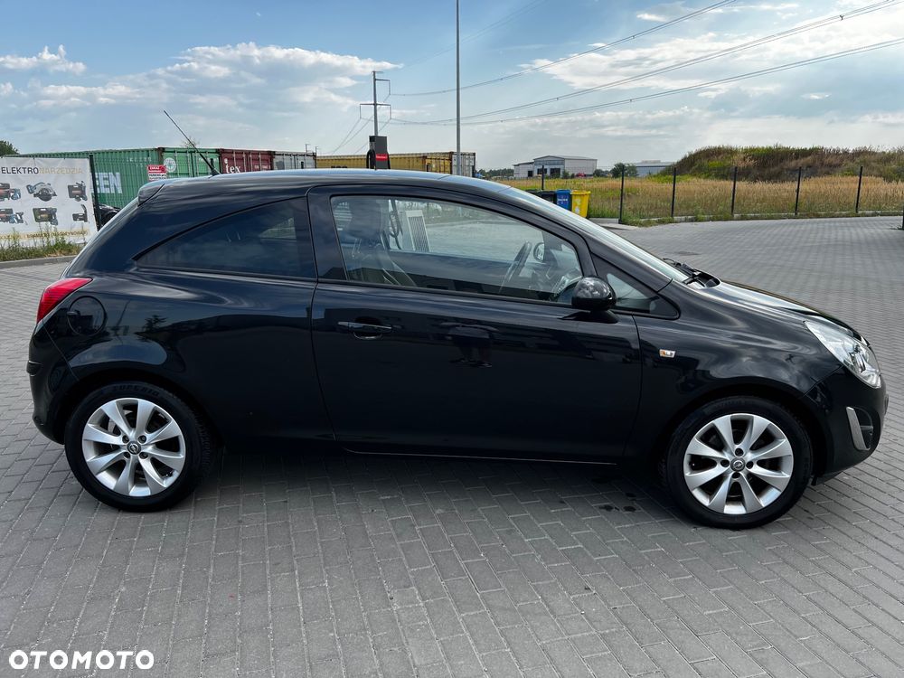 Opel Corsa 1.4 16V Cosmo - 10