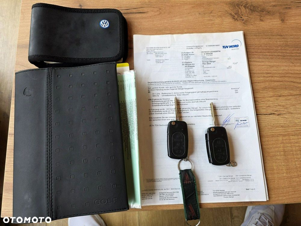 Volkswagen Golf - 28