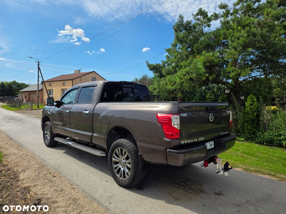 Nissan Titan - 5