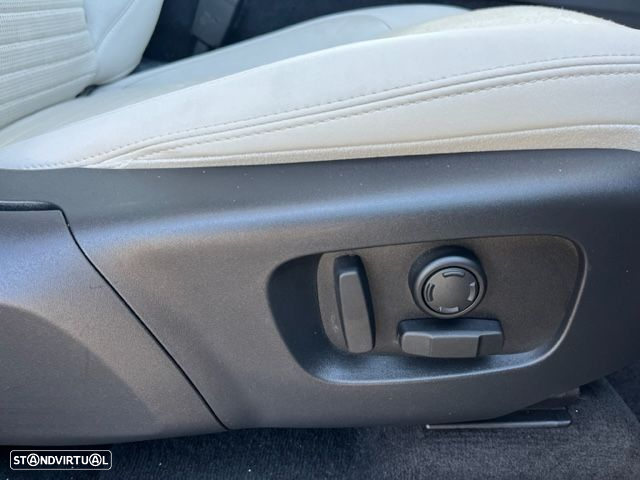 Land Rover Discovery Sport 2.0 eD4 SE 7L - 8