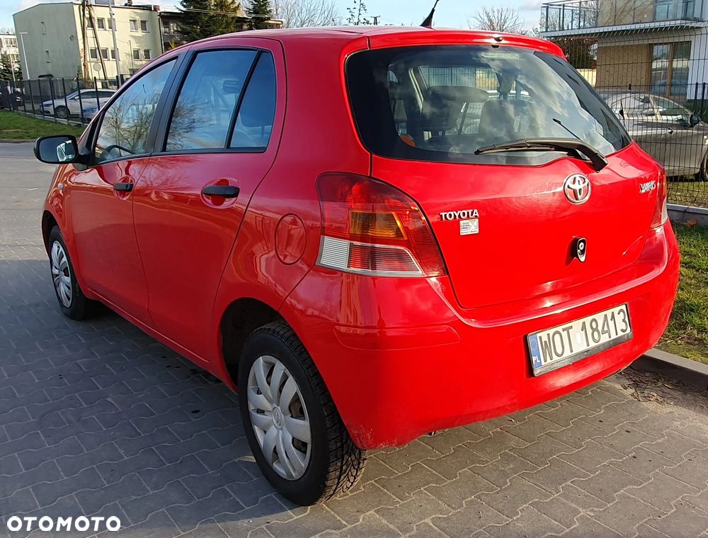 Toyota Yaris 1.0 Terra - 6