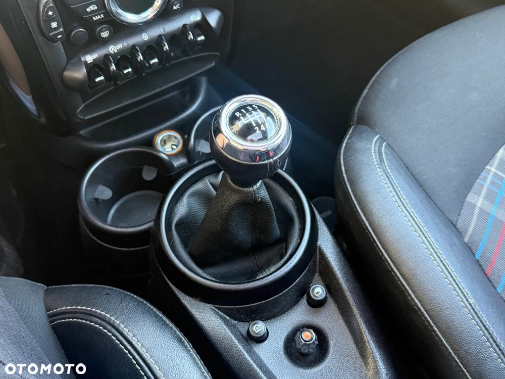 MINI Paceman Cooper D - 16