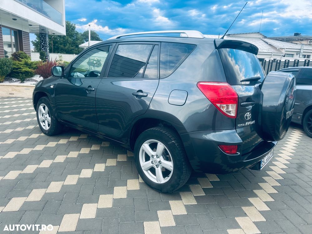 Toyota RAV4 2.2 D-4D Executive - 4
