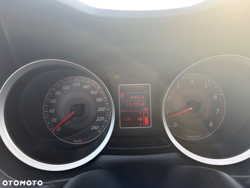 Mitsubishi Lancer 1.5 - 7