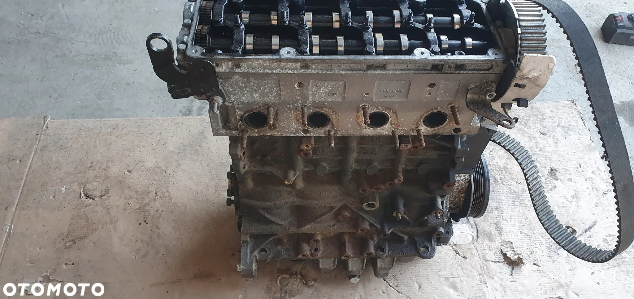 Silnik słupek blok silnika VW Passat B6 2.0 TDI CBA - 5