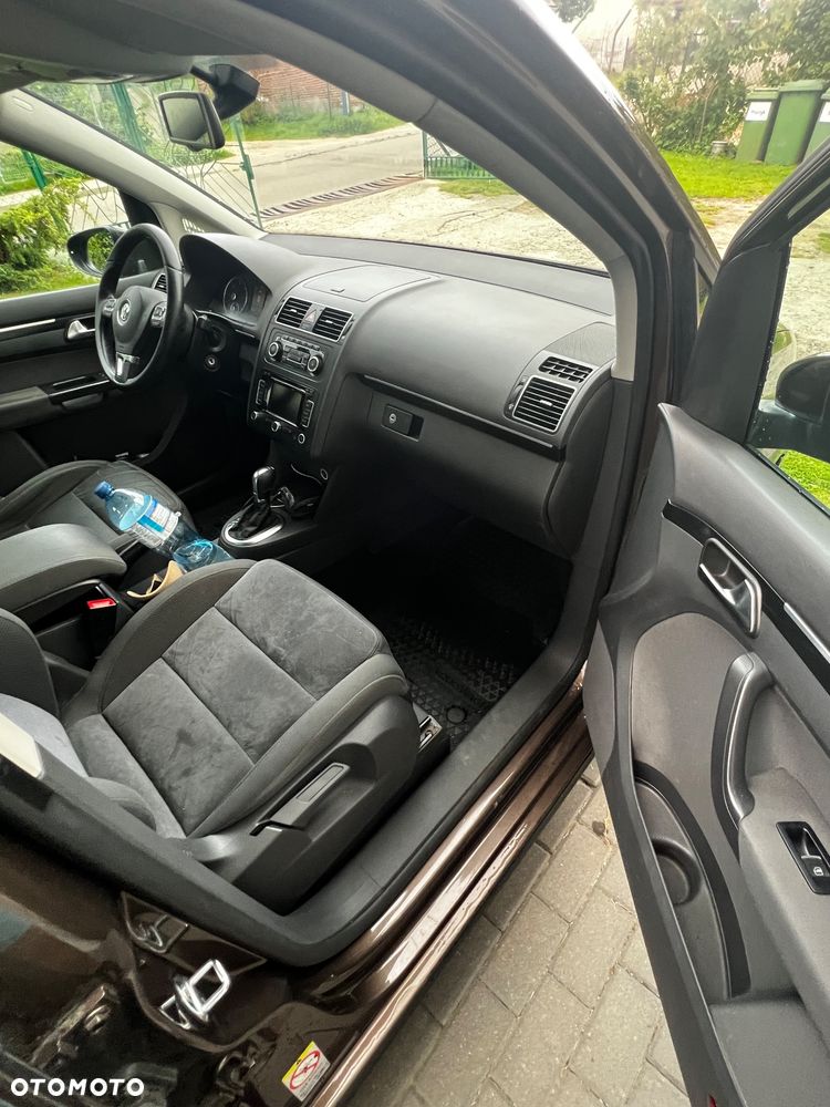 Volkswagen Touran 2.0 TDI DPF Highline DSG - 23