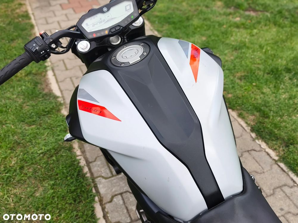 Yamaha MT - 16