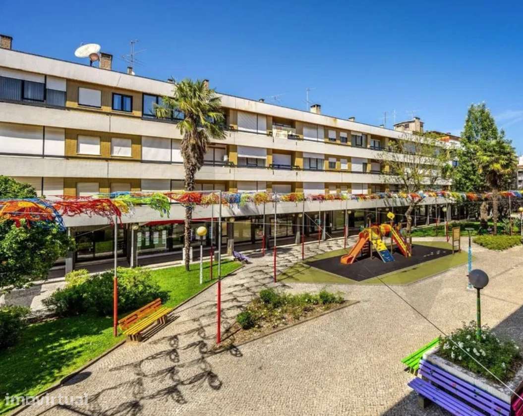 Quarto Individual em Águeda com Mobiliário