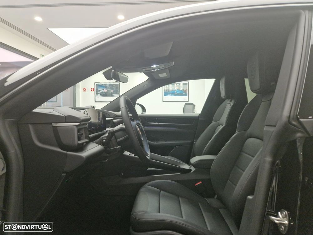Porsche Macan Electric 4 - 14