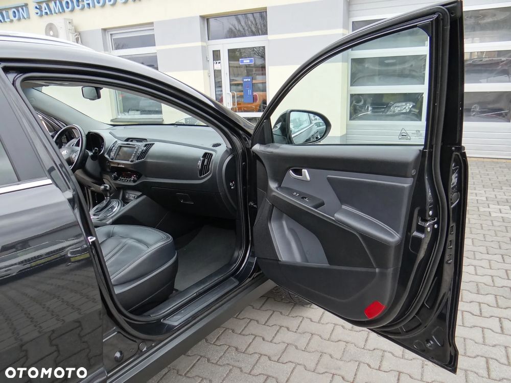 Kia Sportage 2.0 CRDI 4WD Automatik Dream-Team Edition - 31