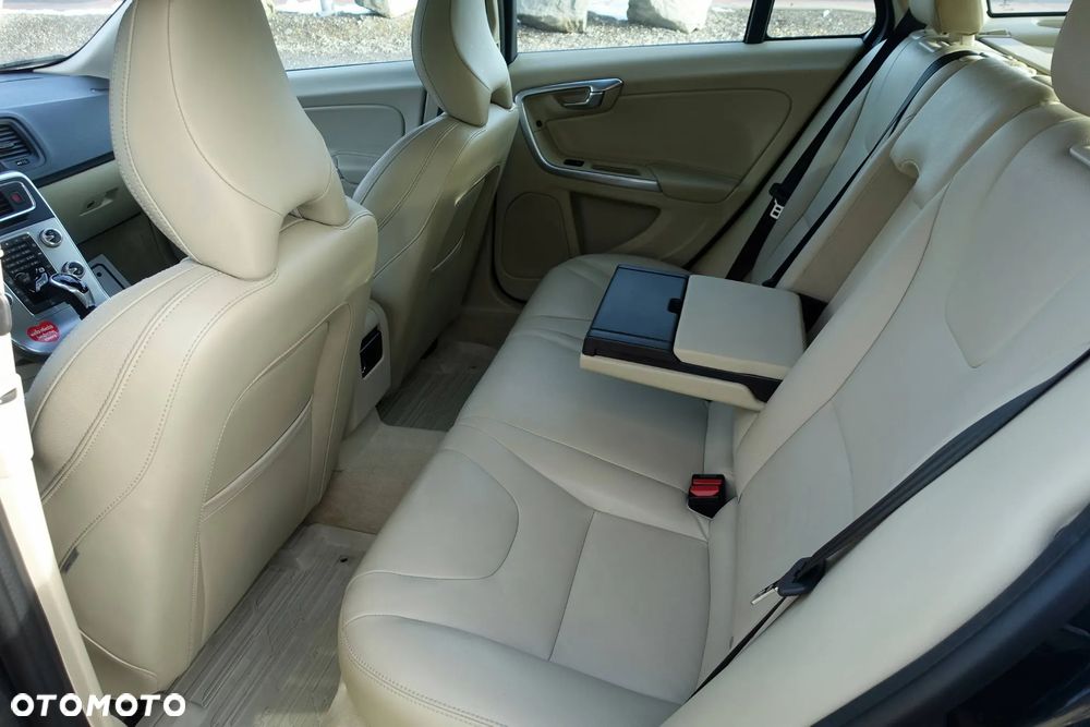 Volvo V60 Cross Country D4 Geartronic Summum - 15