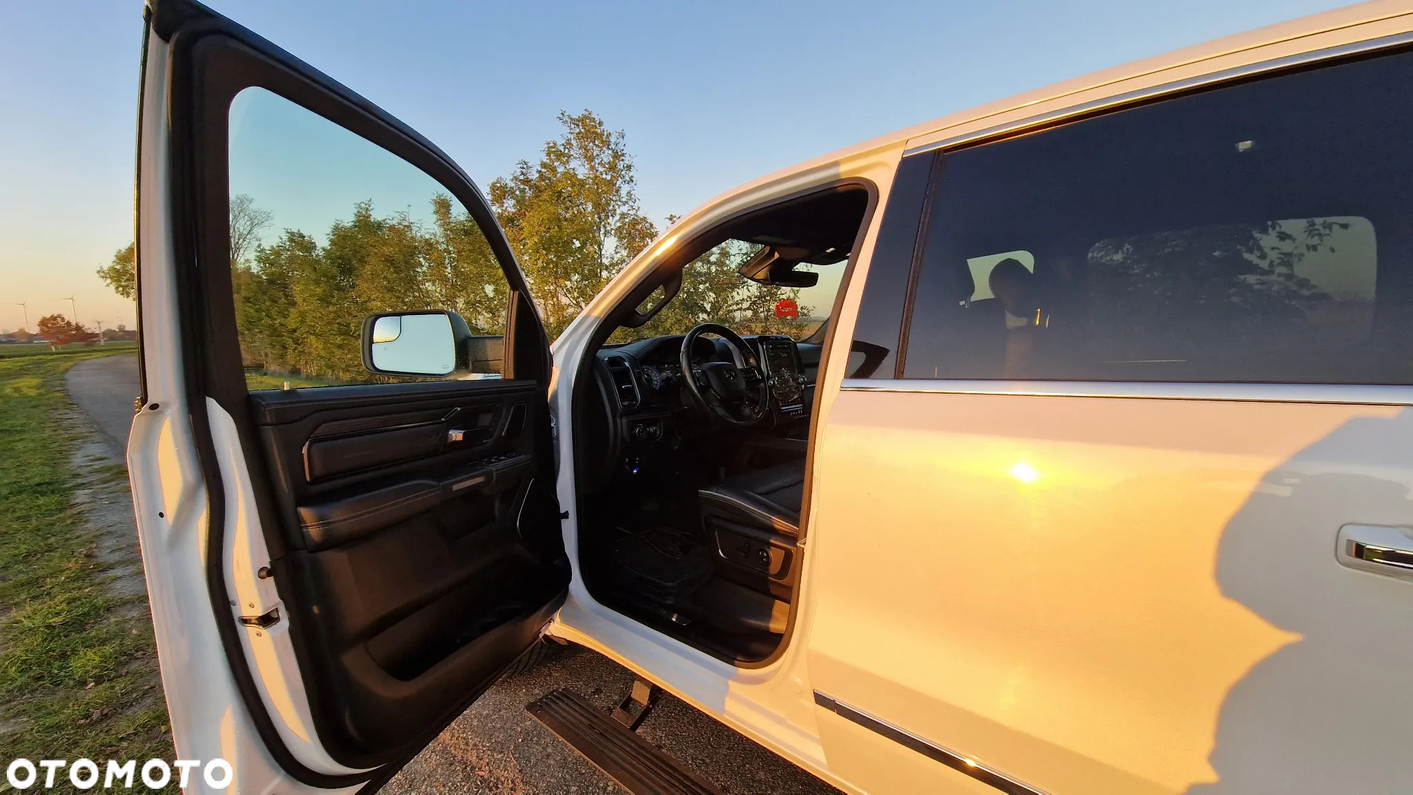 RAM 1500 Crew Cab Shortbed Limited - 11