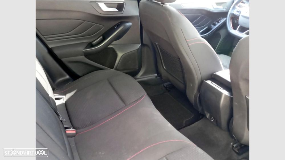 Ford Focus SW 1.0 EcoBoost MHEV ST-Line - 35