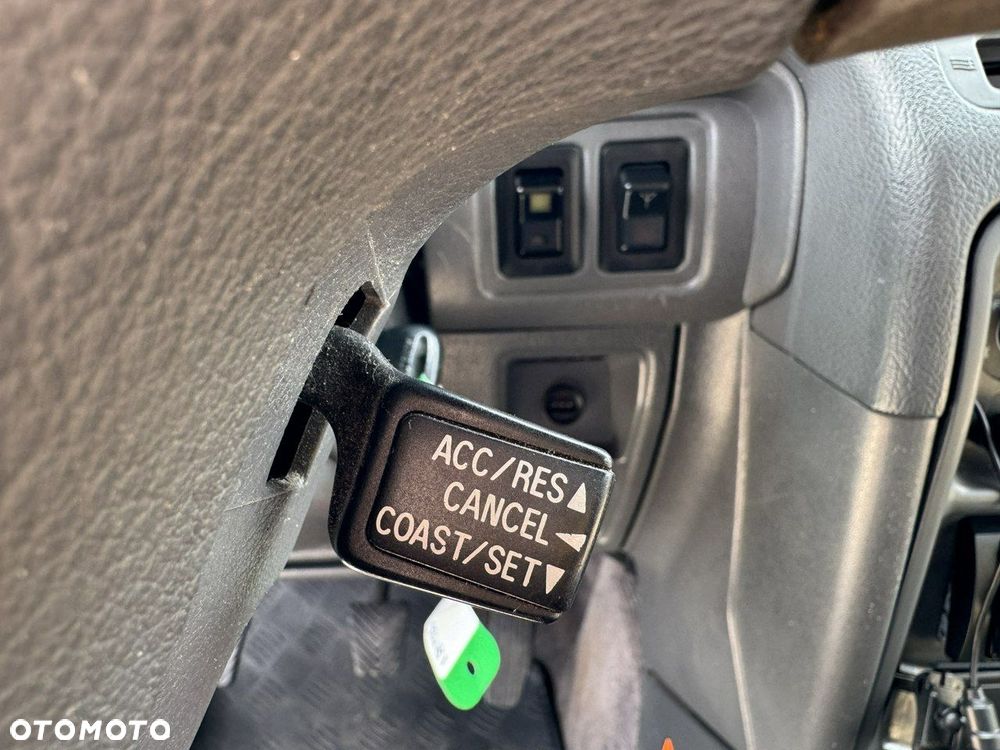 Mitsubishi Pajero - 18