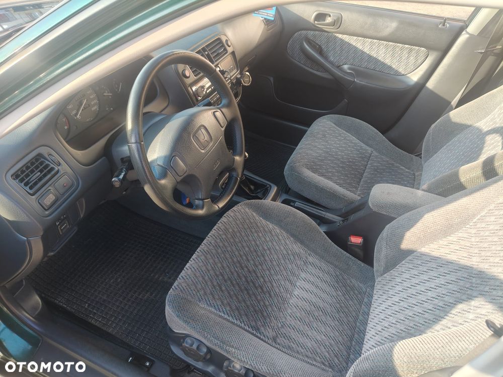 Honda Civic 1.5 LS - 6