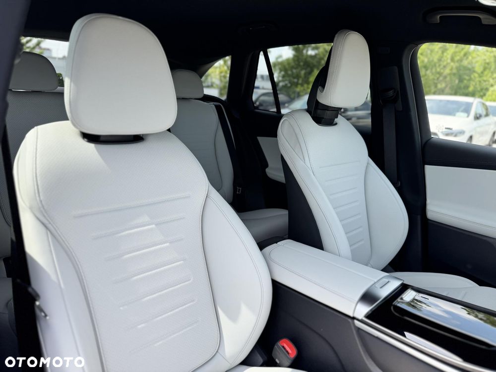 Mercedes-Benz GLC 300 e PHEV 4-Matic AMG Line - 13