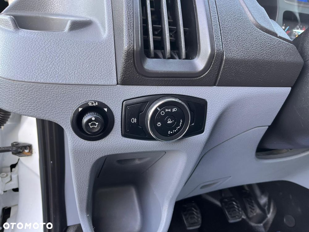 Ford Transit - 25