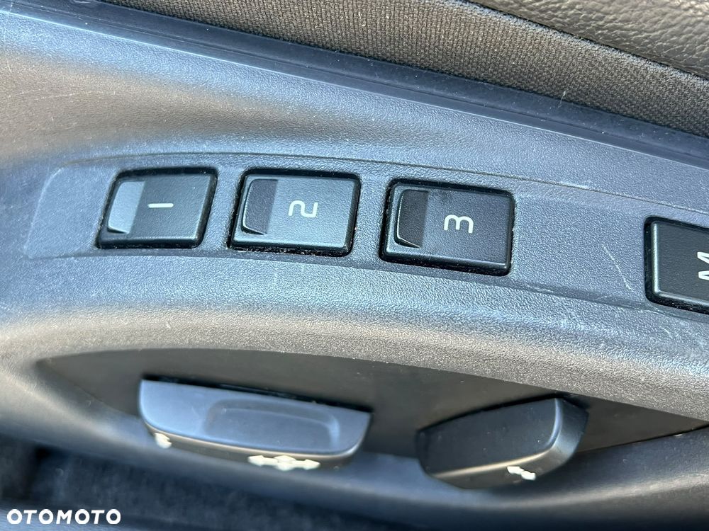 Volvo V60 D3 Geartronic Summum - 25