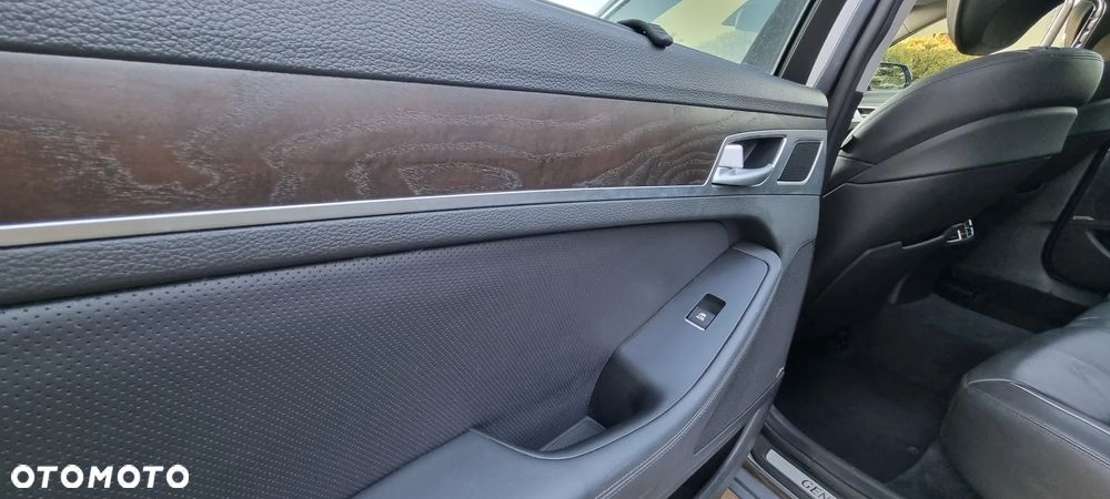 Genesis G80 - 24