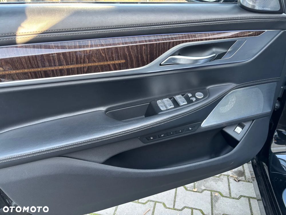 BMW Seria 7 750Ld xDrive sport - 9