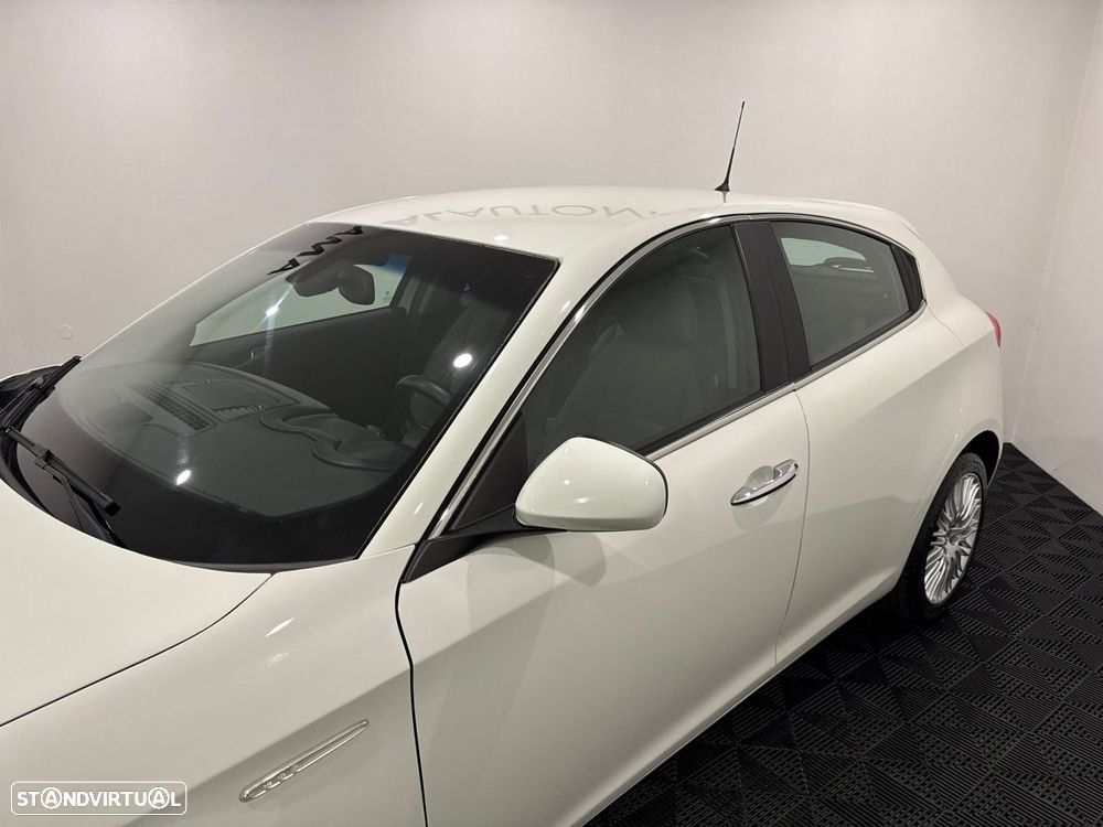 Alfa Romeo Giulietta 1.6 JTDM Distinctive - 16