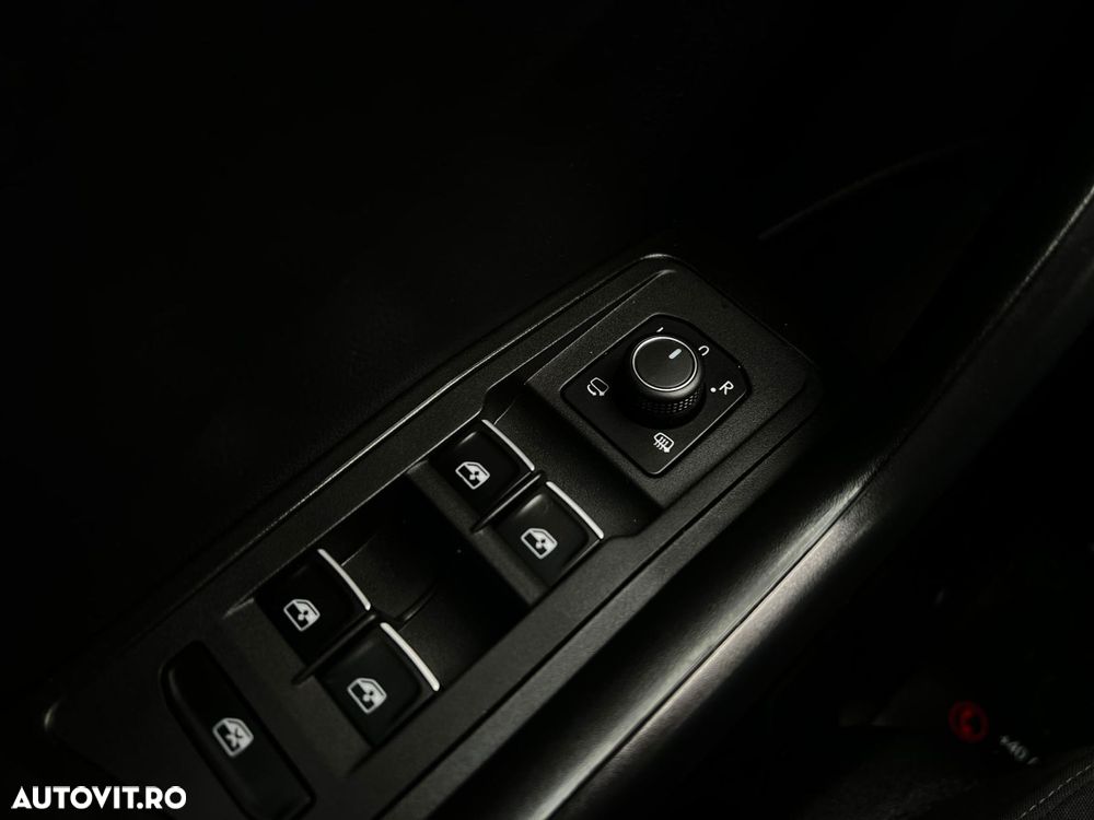 Volkswagen T-Roc - 17