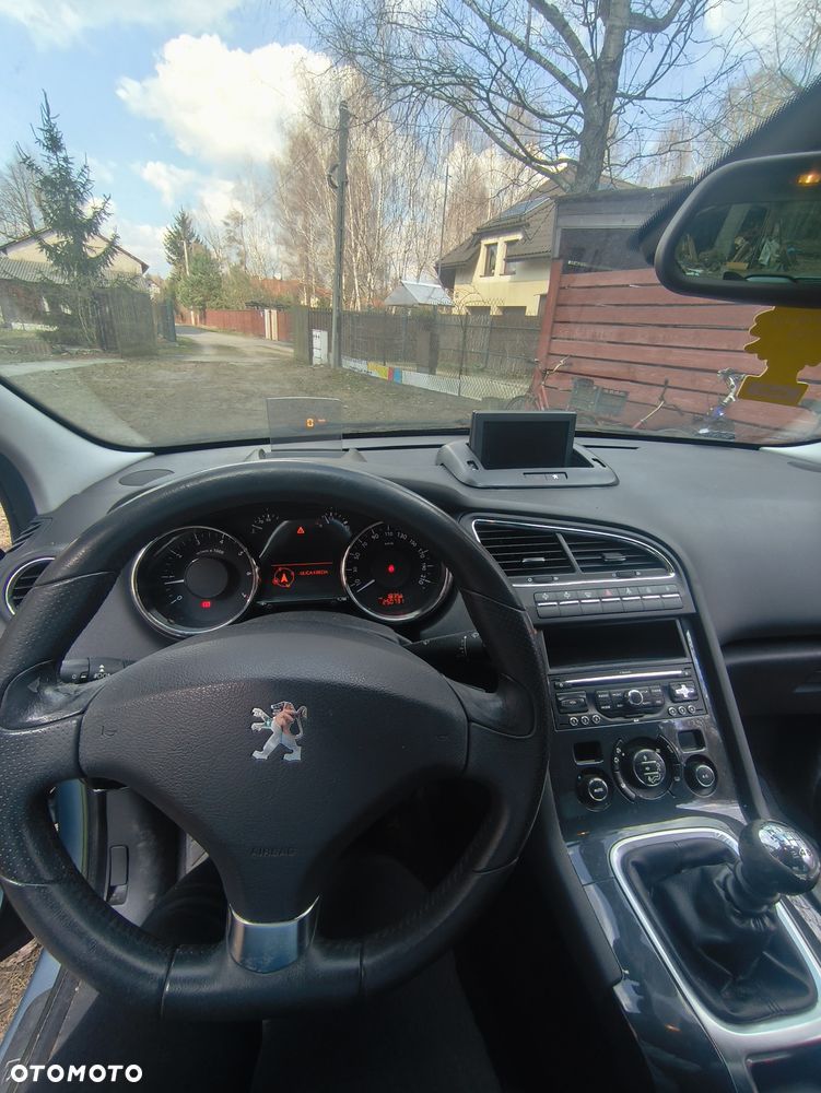 Peugeot 5008 - 8