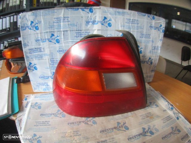 Farol Tras Stop2910 HONDA CIVIC 1996 1.4I 90CV 5P CINZA ESQ - 1