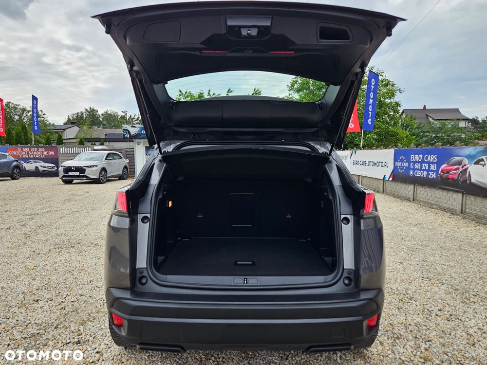 Peugeot 3008 1.2 PureTech Road Trip S&S EAT8 - 17