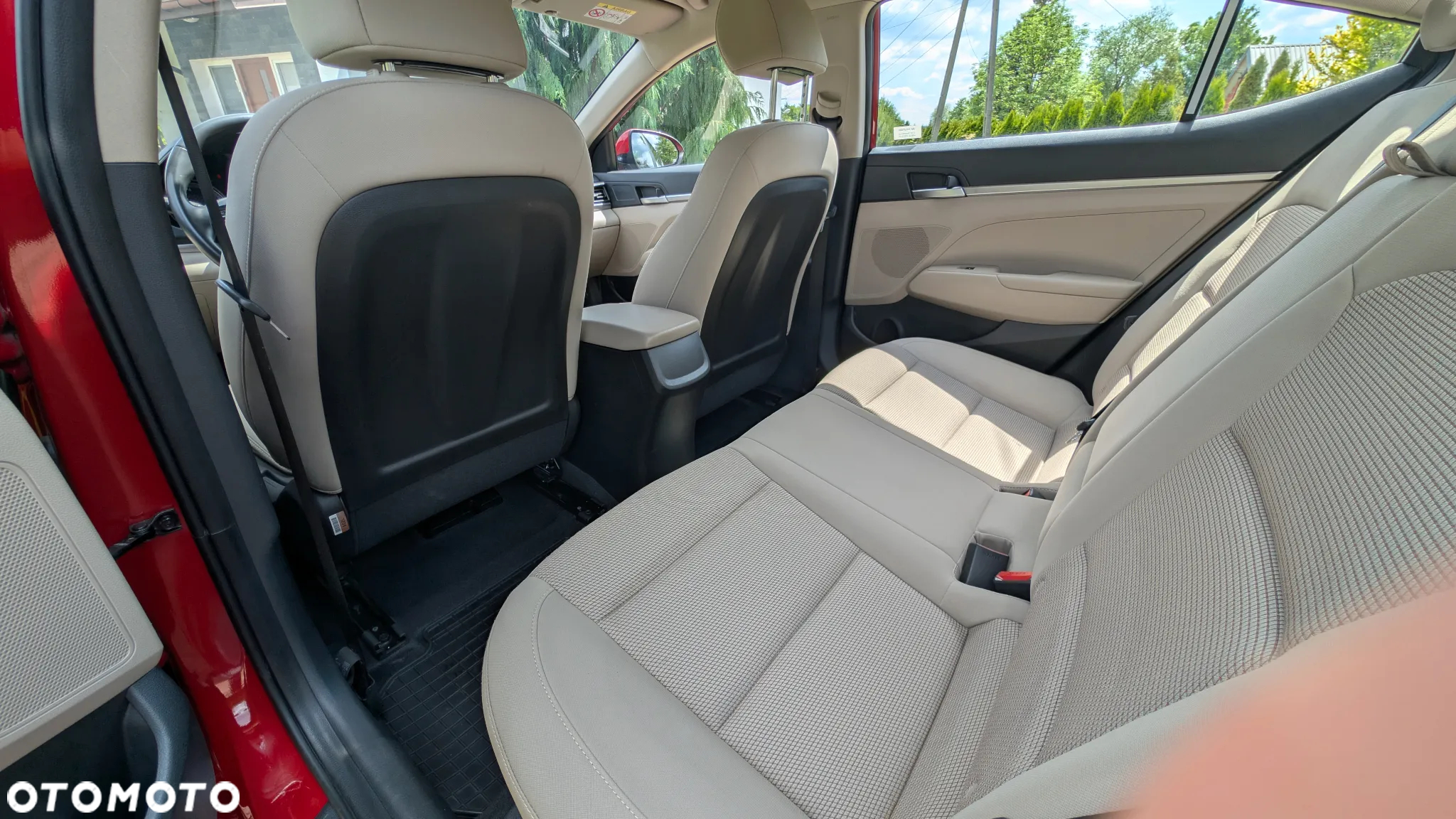 Hyundai Elantra 1.6 Classic Plus - 18