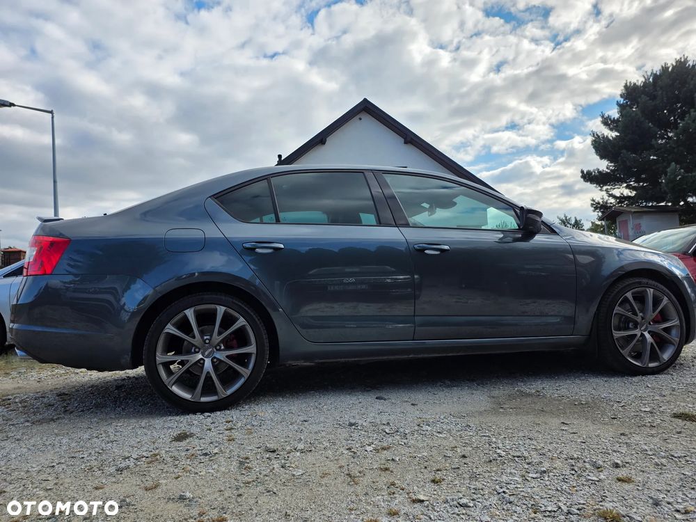 Skoda Octavia Combi 2.0 TSI (Green tec) DSG RS - 12