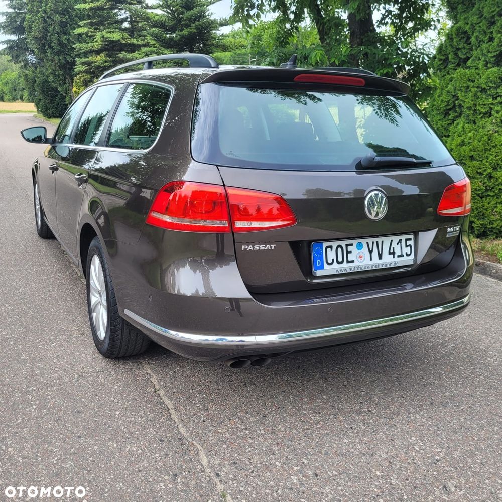Volkswagen Passat 2.0 TDI Highline - 16
