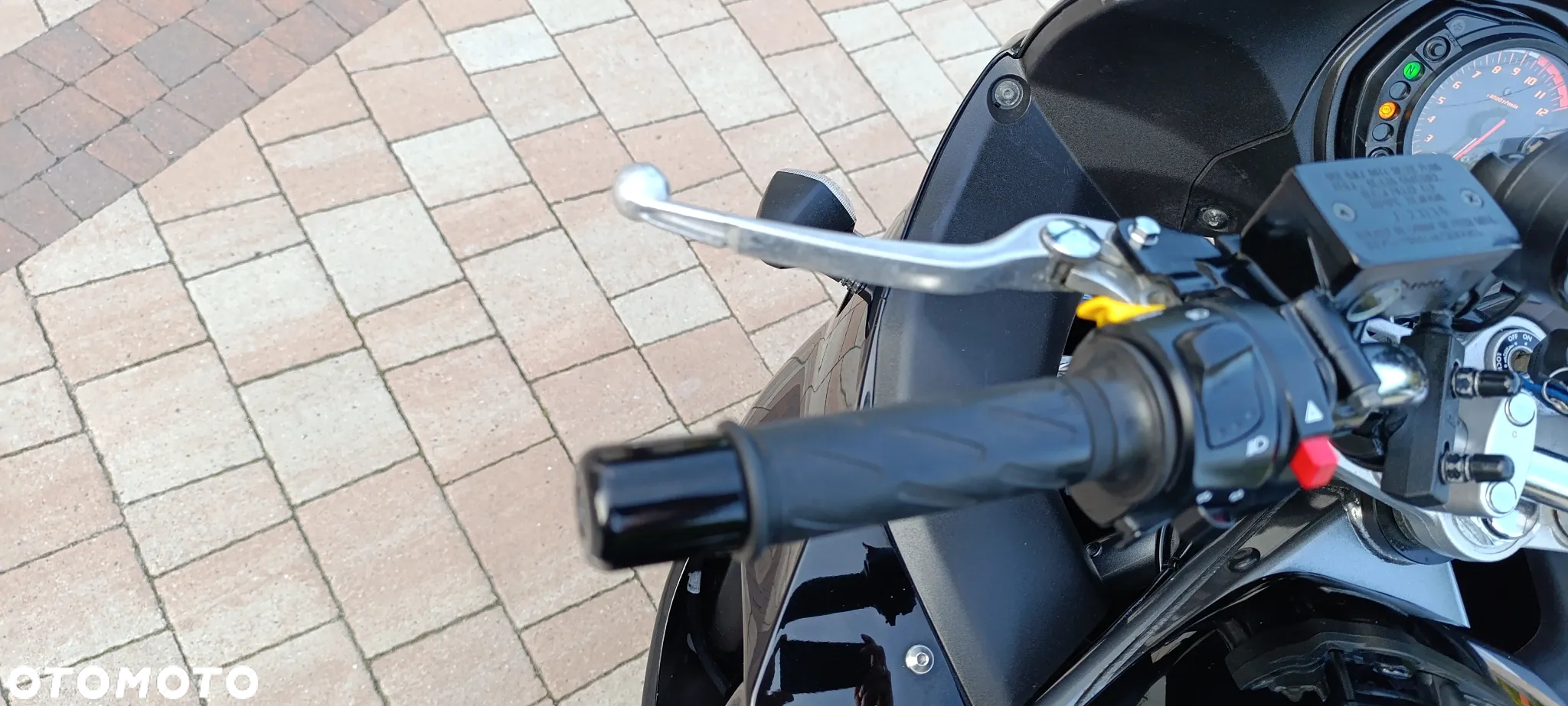 Suzuki GSX - 13