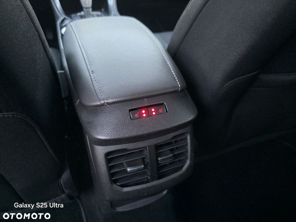 Ford Mondeo - 32