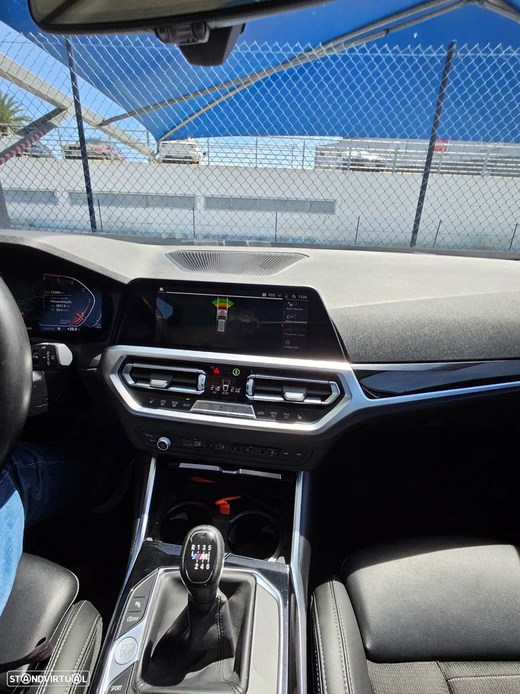 BMW 318 d Pack M - 9