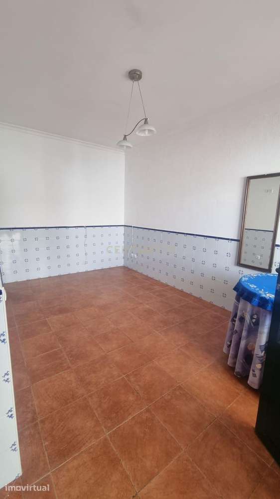 Moradia T2 em Montoito bom estado de conservação pronta habitar - Grande imagem: 3/8