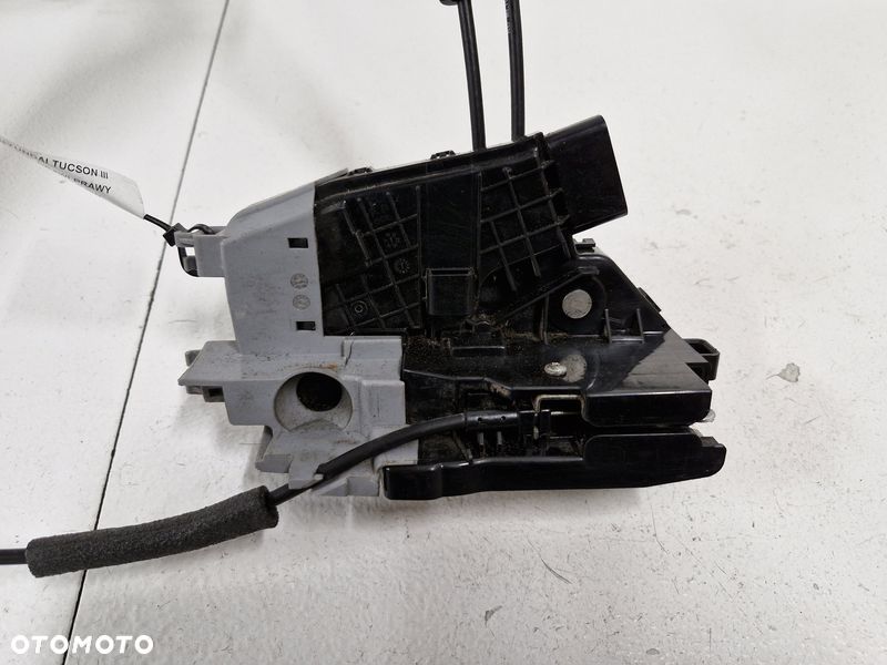 HYUNDAI TUCSON 3 III ZAMEK DRZWI PRAWY PRZÓD PRZEDNI 5 PIN EU 81320-D3000 - 2